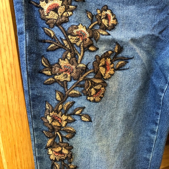 Diane Gilman 2 Peacock embroidered jeans size 10T - Picture 3 of 5